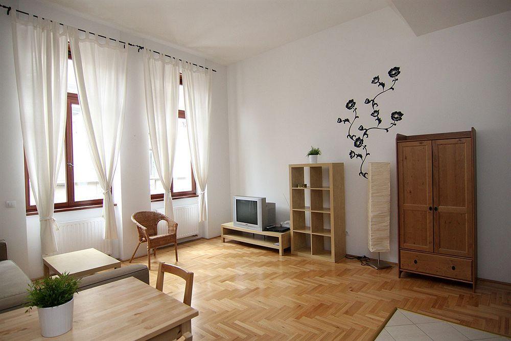 Made Apartment *